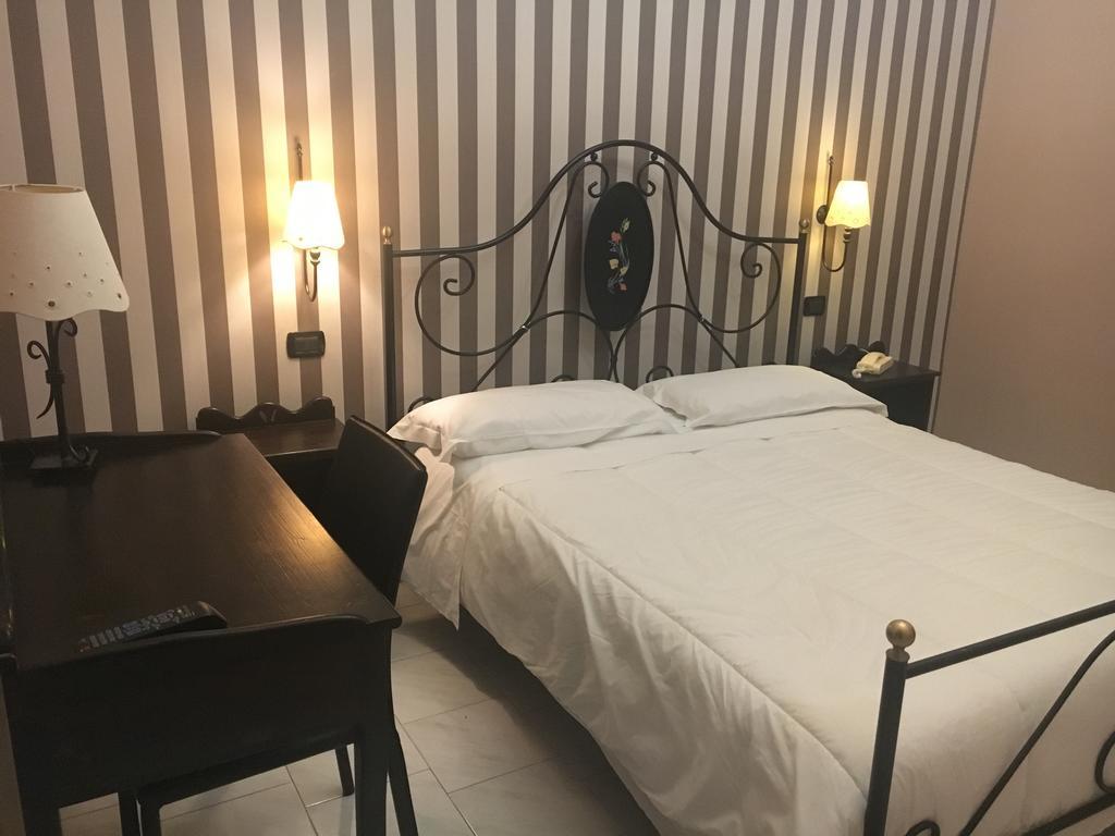 Hotel Degli Amici Pompei Exterior foto