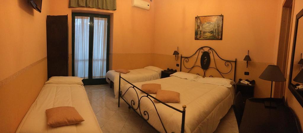 Hotel Degli Amici Pompei Exterior foto