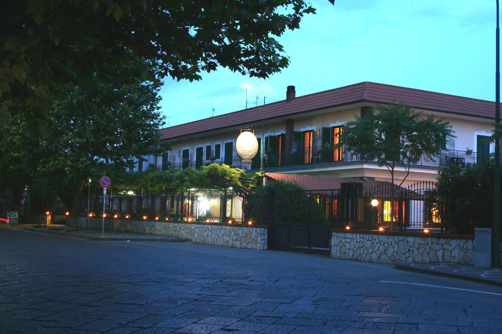 Hotel Degli Amici Pompei Exterior foto