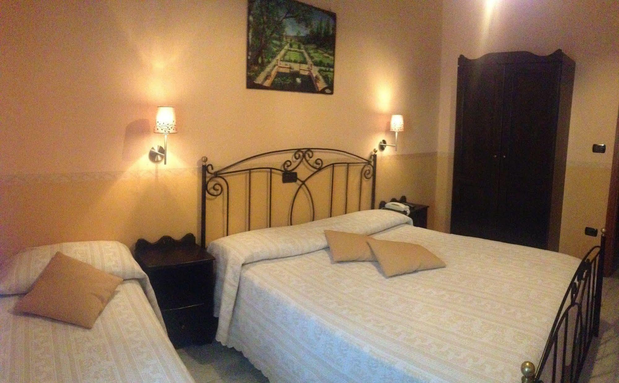 Hotel Degli Amici Pompei Exterior foto
